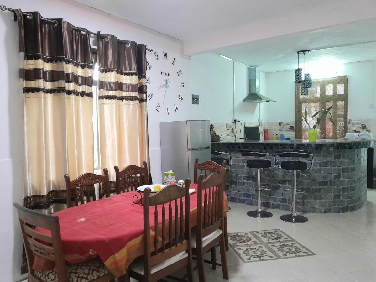 Beautiful Affordable House - 5 Minutes From The Airport And 12 Minutes To Blue Bay Beach Mon Tresor Exterior foto