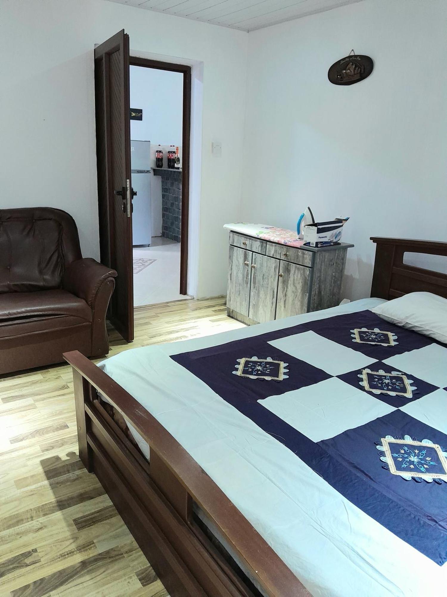 Beautiful Affordable House - 5 Minutes From The Airport And 12 Minutes To Blue Bay Beach Mon Tresor Exterior foto